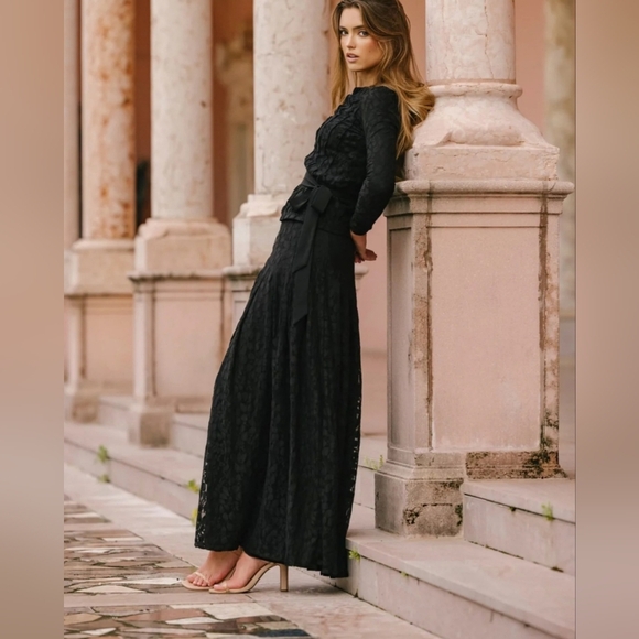 Aleeza Chic Cream Lace Long Sleeve Blouse - Picture 11 of 11